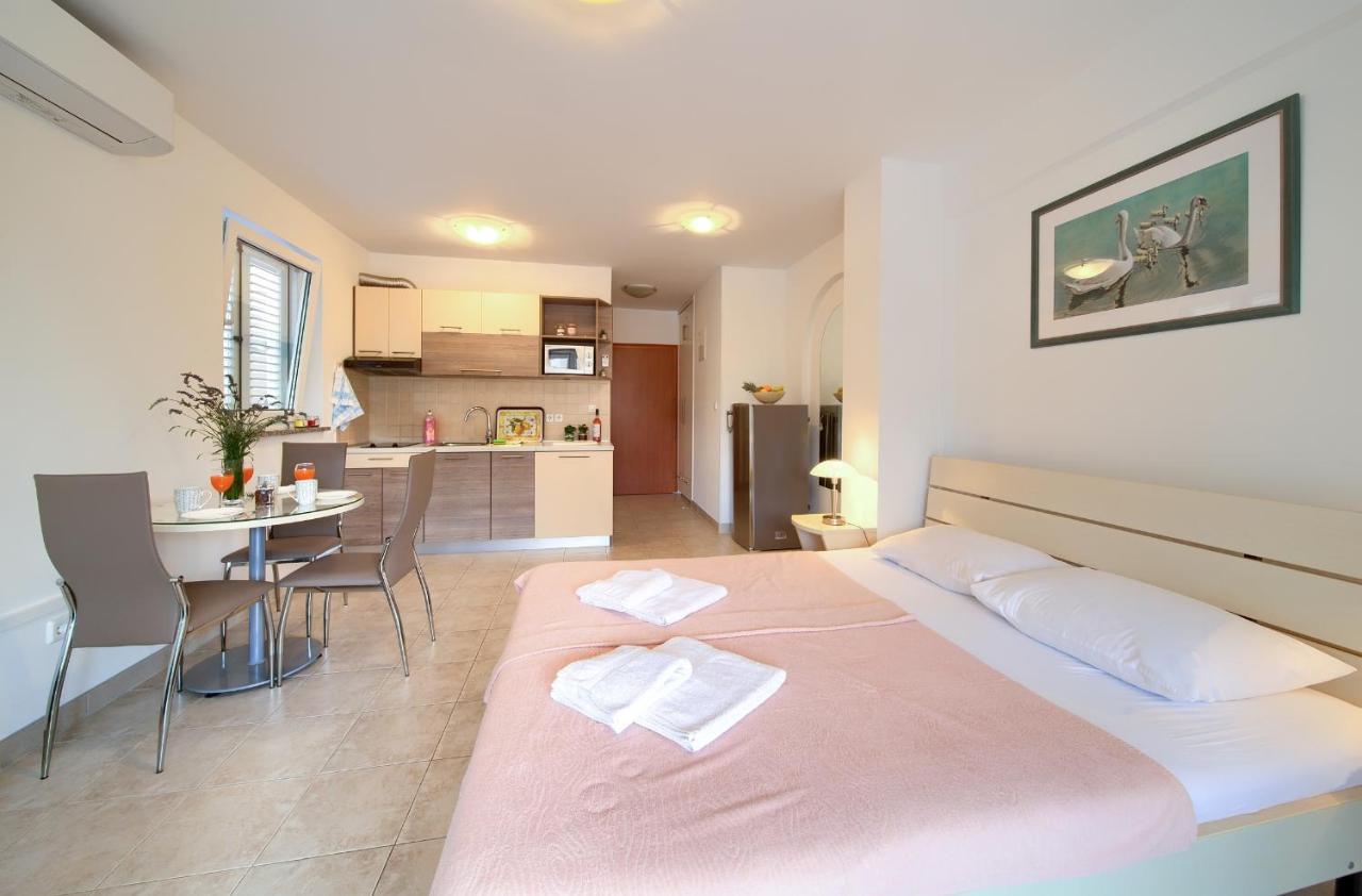 Apartments Ivica Krk Island Šilo Dış mekan fotoğraf