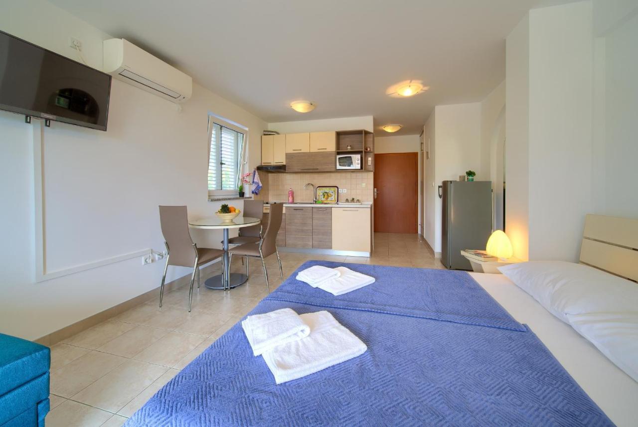 Apartments Ivica Krk Island Šilo Dış mekan fotoğraf